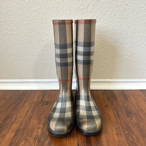 AUTHENTIC BURBERRY LONDON Mid-Calf Rain Boots in Signature Plaid - Picture 2 of 11